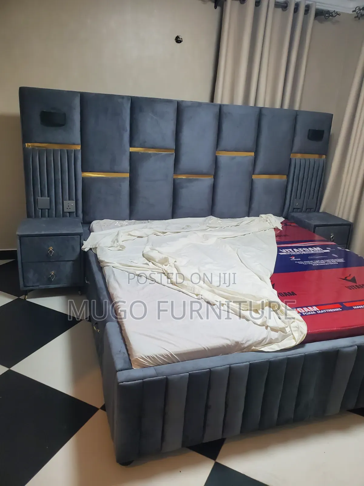 Extra Luxurious Kings Size Bed