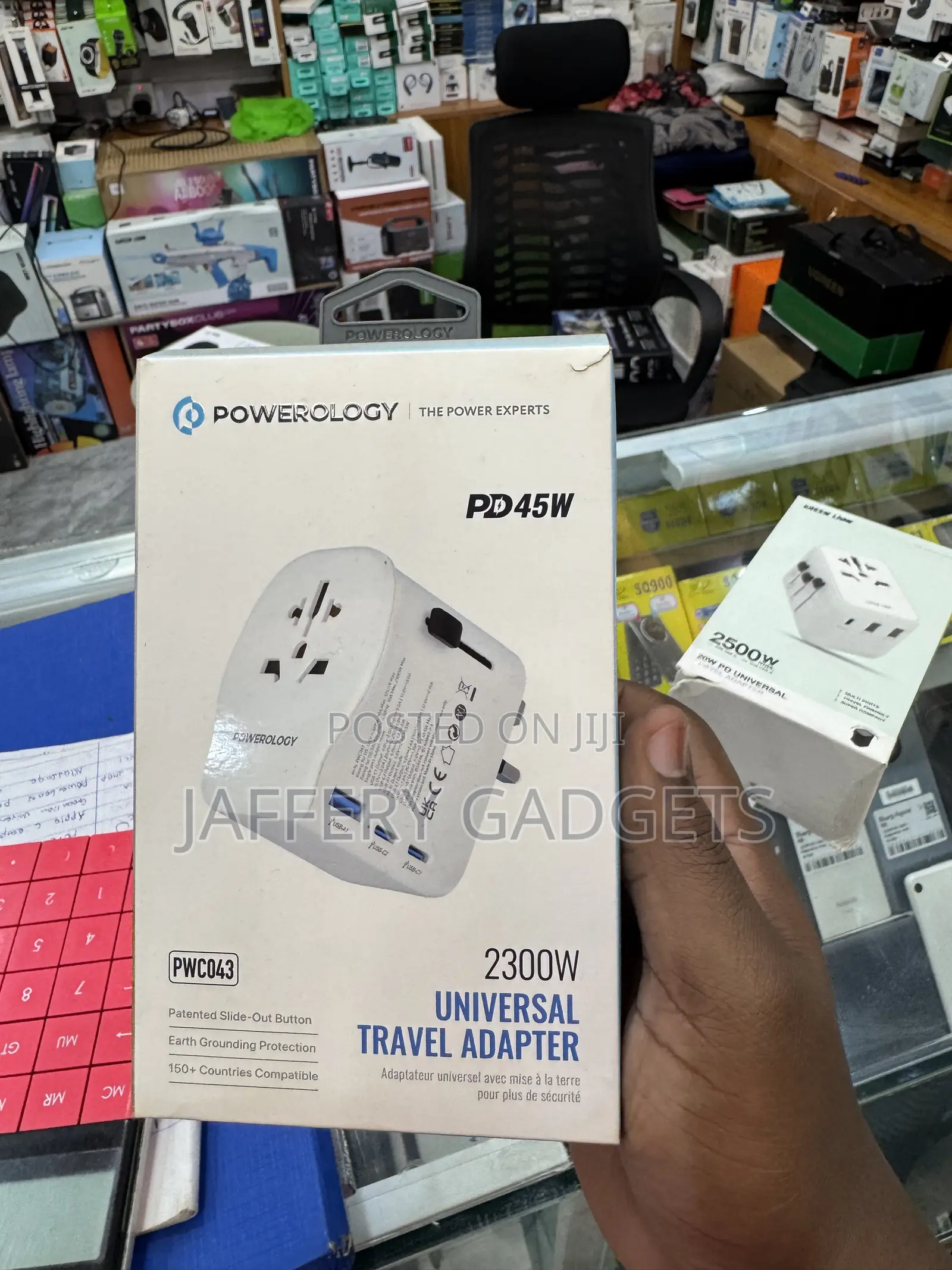 Powerology 2300W Universal Travel Adapter (PWC043)