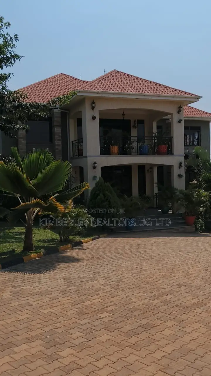 5bdrm House in Division A for sale