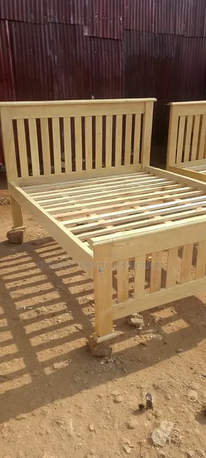 Wooden Varnished Bed  5 by 6
