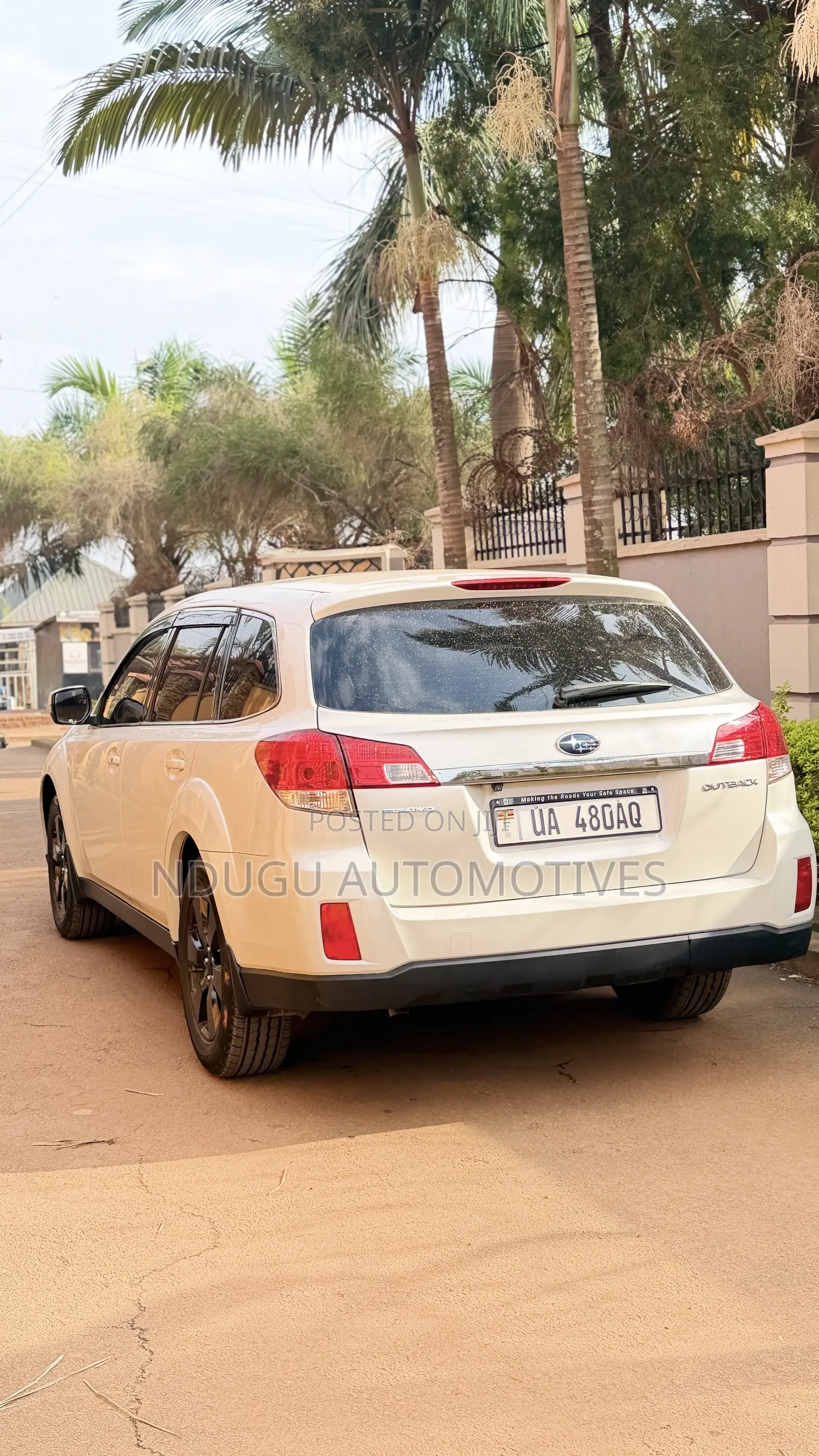 Subaru Outback 2.5i 2012 White