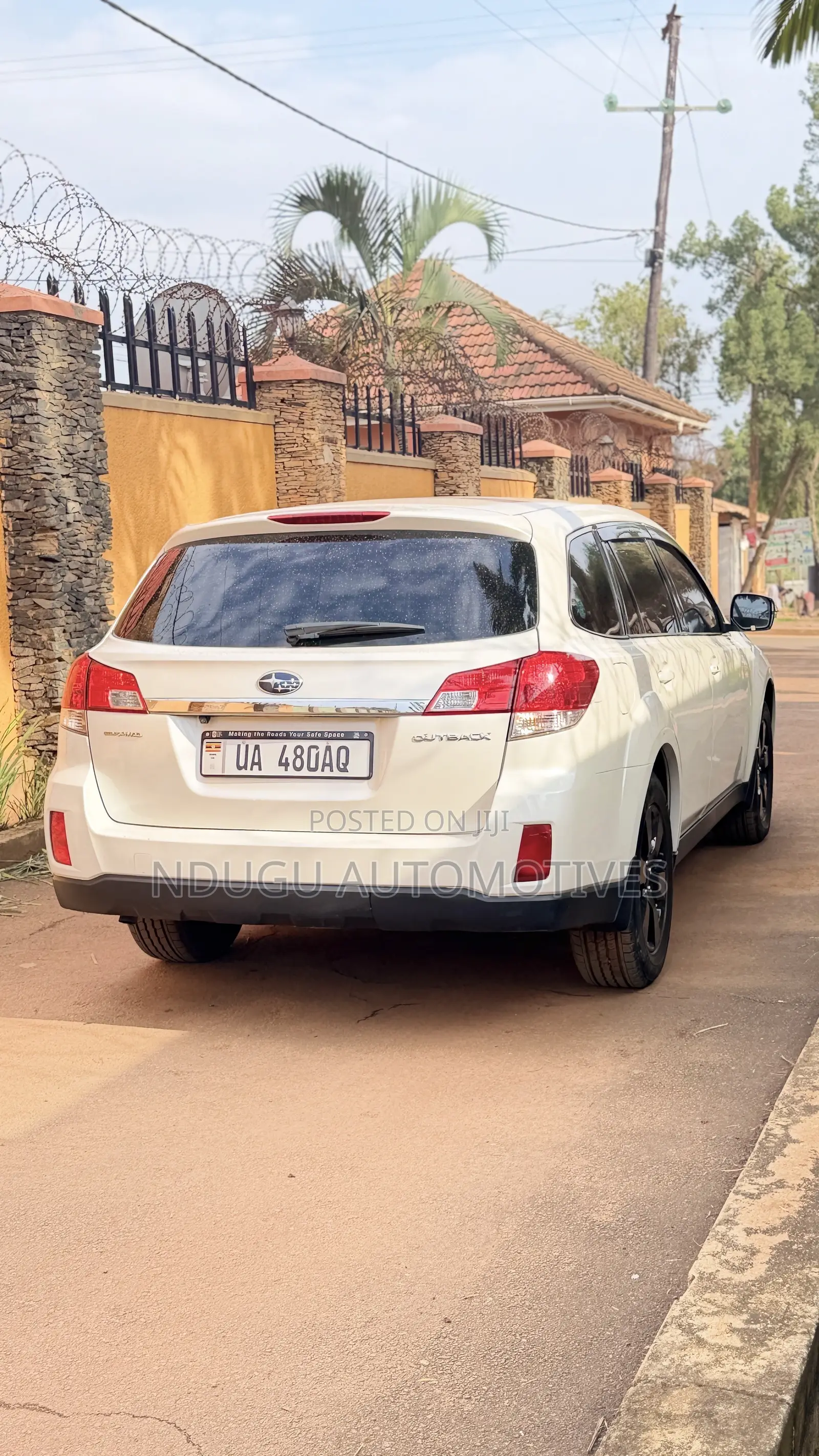 Subaru Outback 2.5i 2012 White