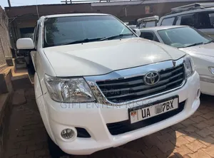Toyota Hilux 2012 White