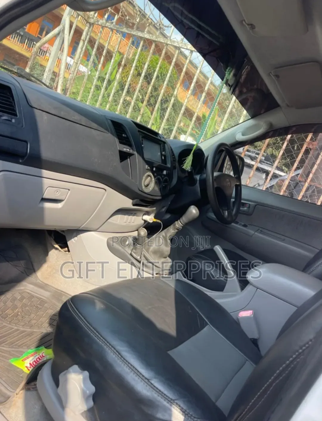 Toyota Hilux 2012 White