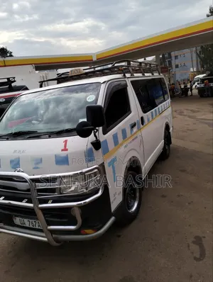 Toyota HiAce 2012 White