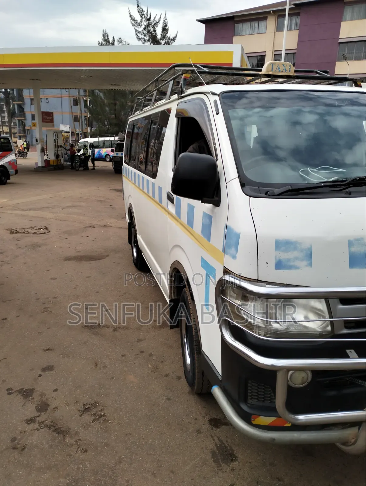 Toyota HiAce 2012 White
