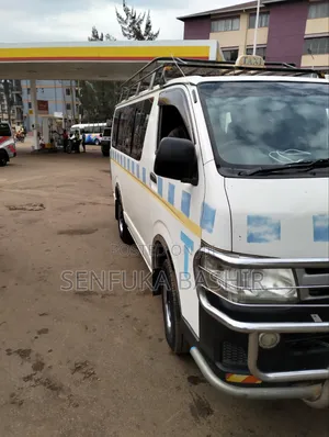Toyota HiAce 2012 White