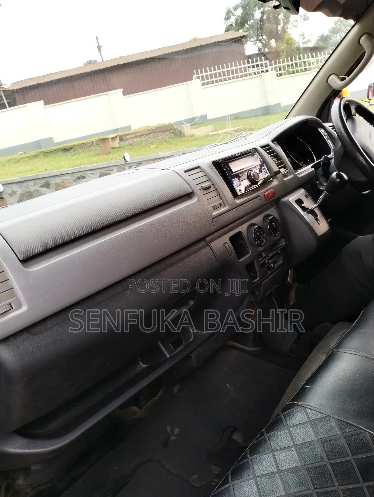 Toyota HiAce 2012 White