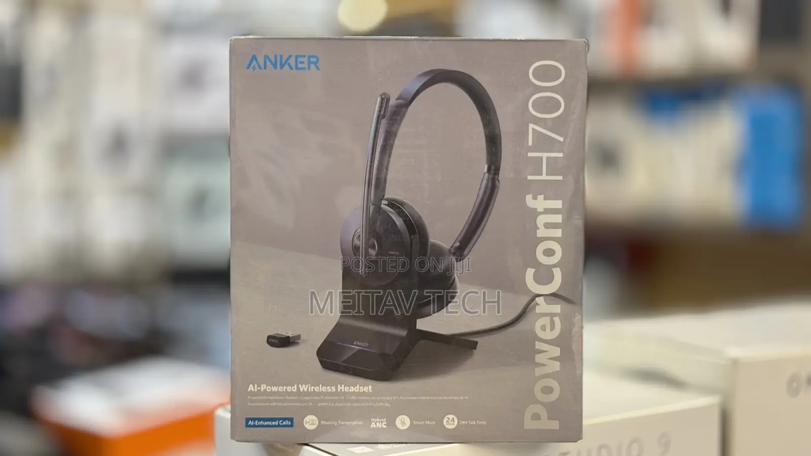 PowerConf H700 With Charging Stand