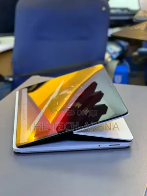New Laptop Microsoft Surface 16GB Intel Core i7 SSD 512GB