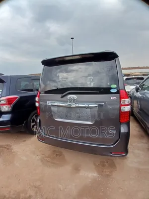 Toyota Noah 2013 Gray