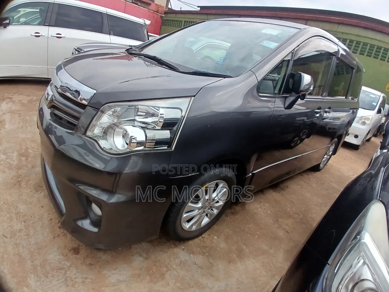 Toyota Noah 2013 Gray