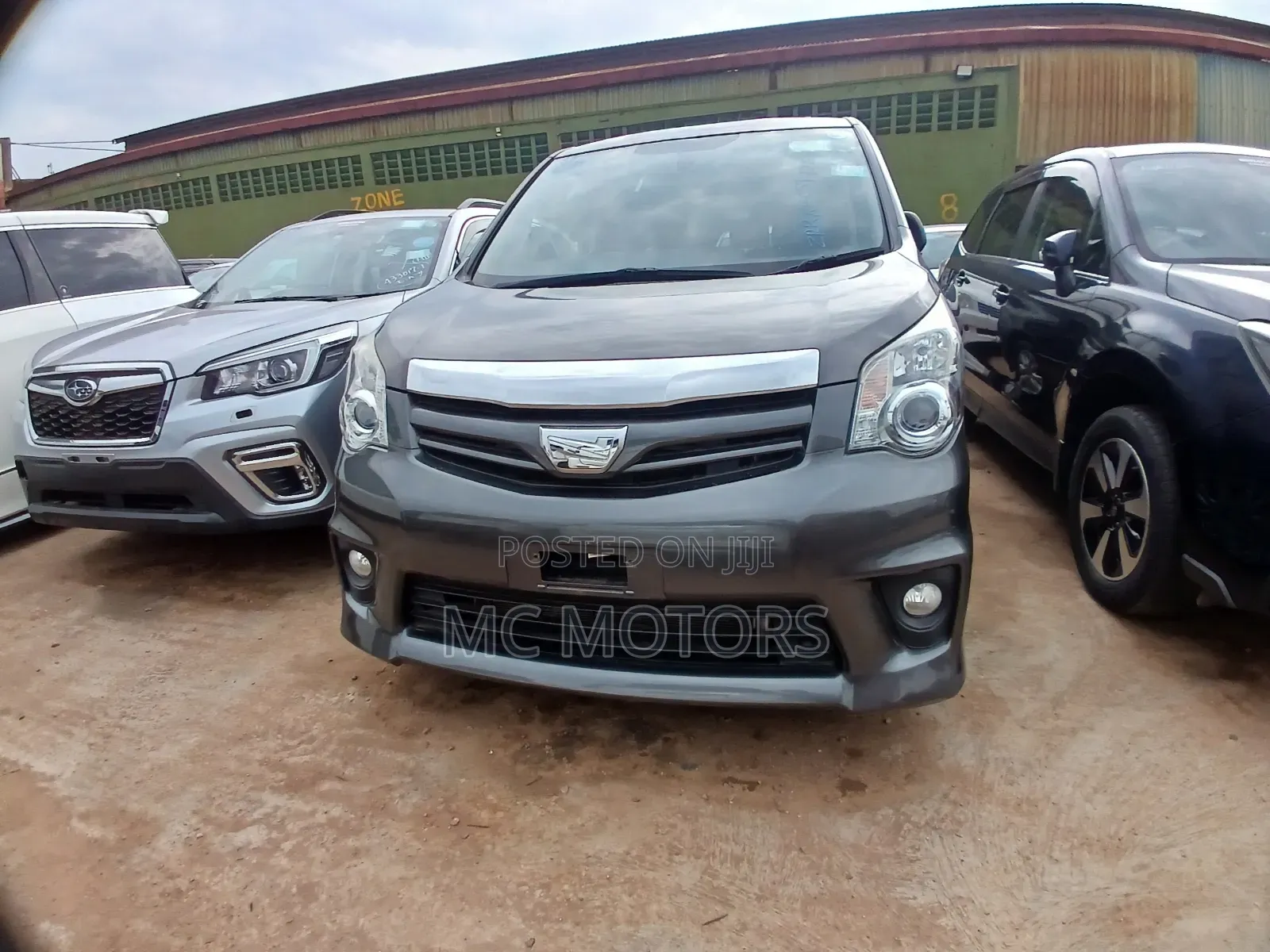 Toyota Noah 2013 Gray