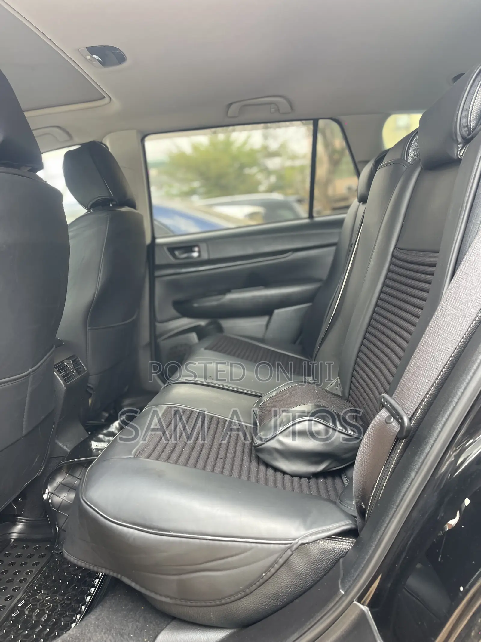 Subaru Outback 2011 Black
