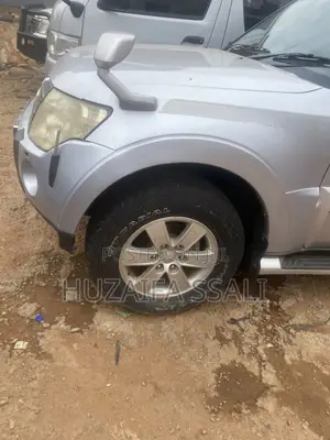 Mitsubishi Pajero 2010 White