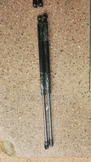 Fielder Boot Shocks in Brand New Pair Behind Boot