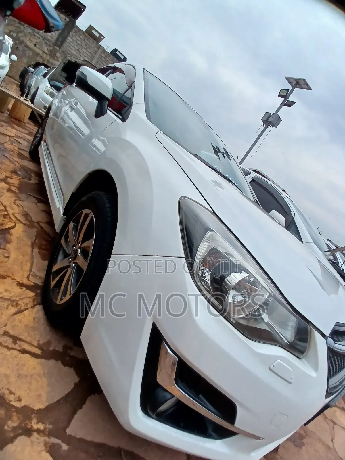 Subaru Impreza 2.0i Limited PZEV 4dr Hatchback AWD (2.0L 4cyl CVT) 2015