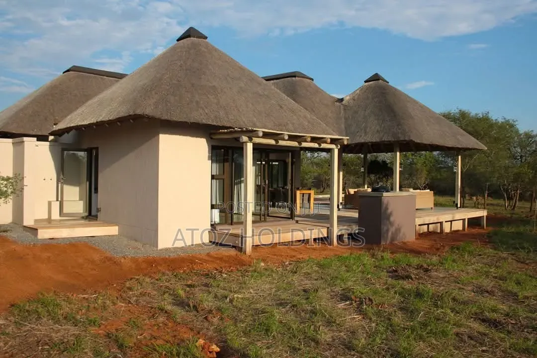 African Grass Thatched Gazebos, Cottages/Makuti/Kasisira Construction