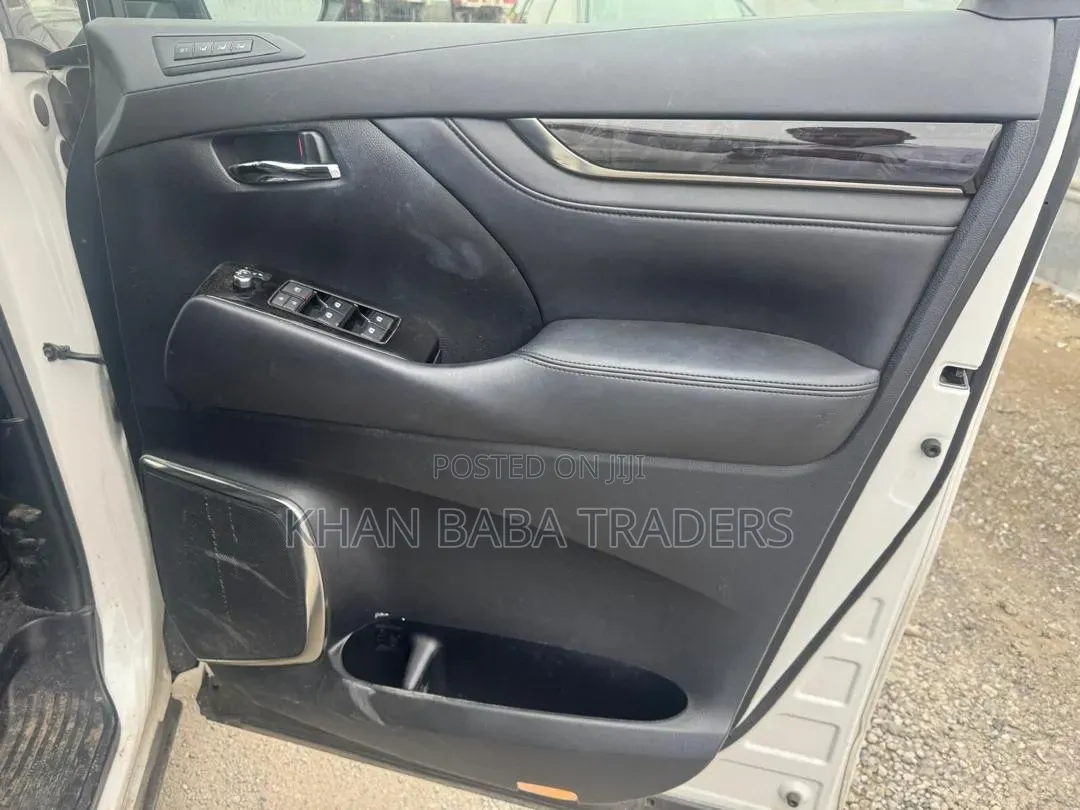 Toyota Alphard 2019 White
