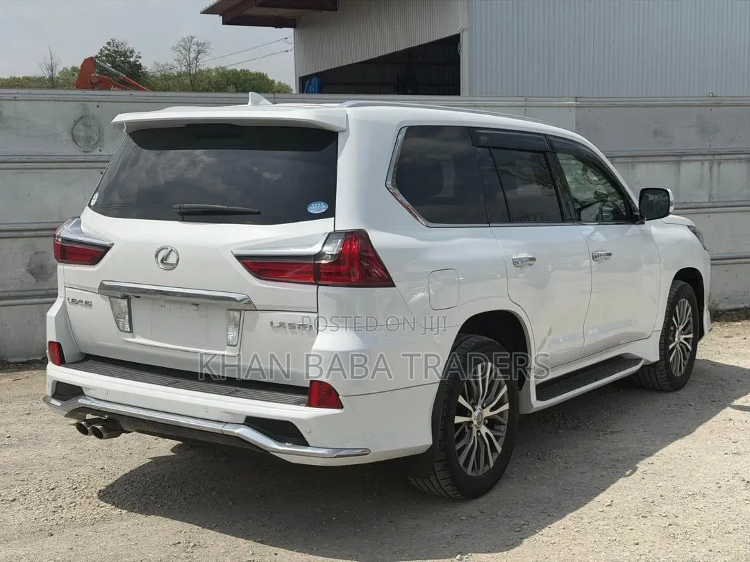 Lexus LX 2017 White