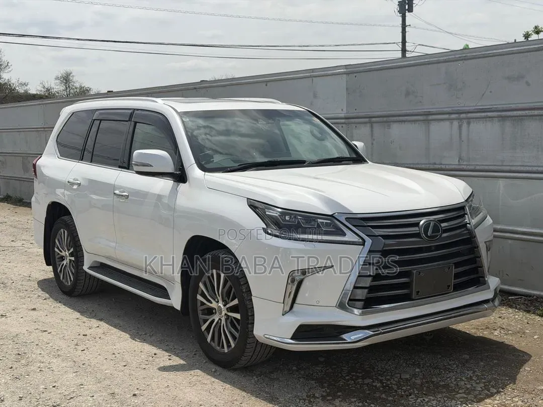 Lexus LX 2017 White