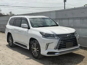 Lexus LX 2017 White