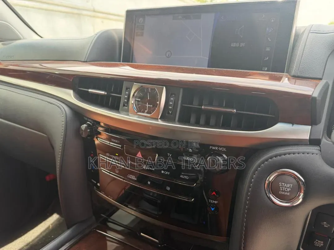 Lexus LX 2017 White