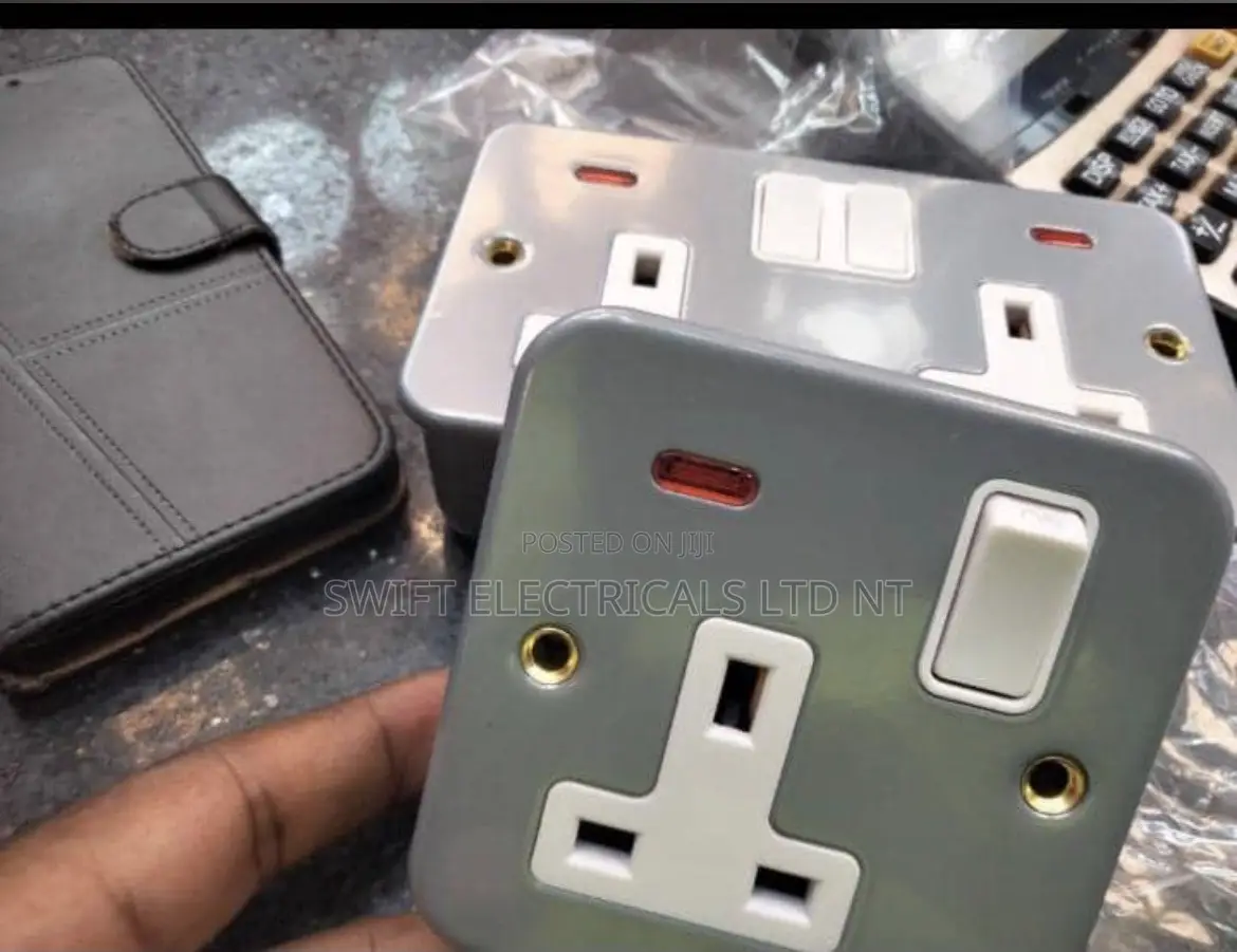 Single Socket (Metallic)