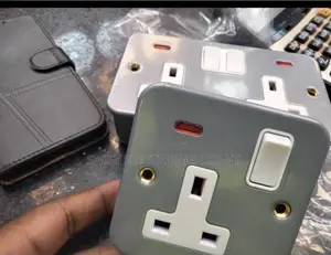 Single Socket (Metallic)