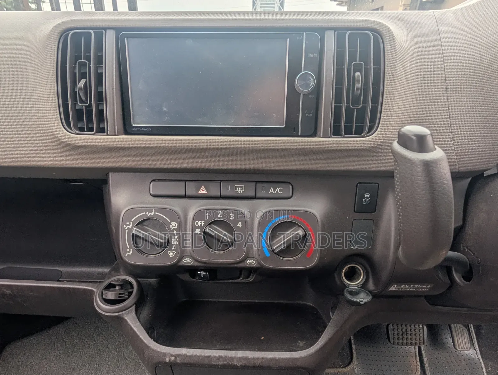 Toyota Passo 2014 Silver
