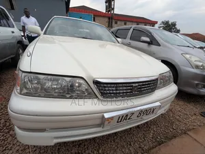 Toyota Mark II 2000 White