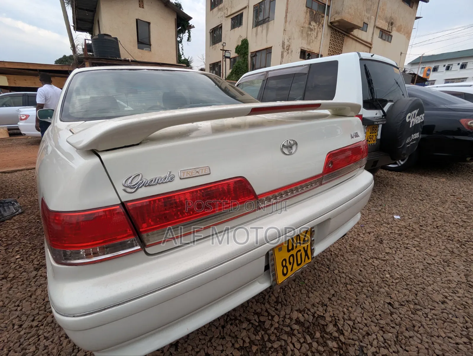 Toyota Mark II 2000 White