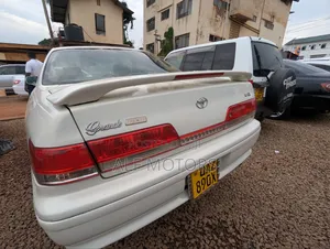 Toyota Mark II 2000 White
