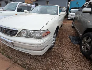 Toyota Mark II 2000 White