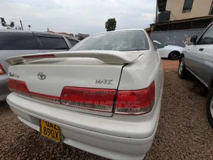 Toyota Mark II 2000 White