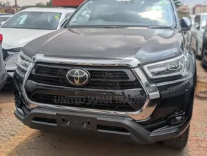 Toyota Hilux 2021 Black