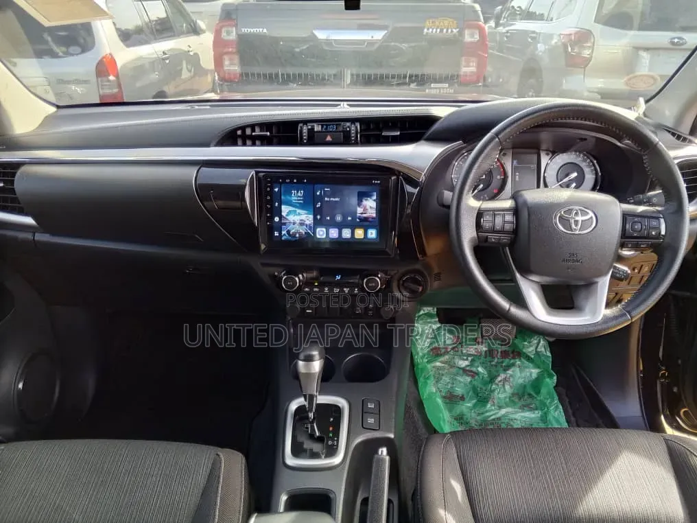 Toyota Hilux 2021 Black