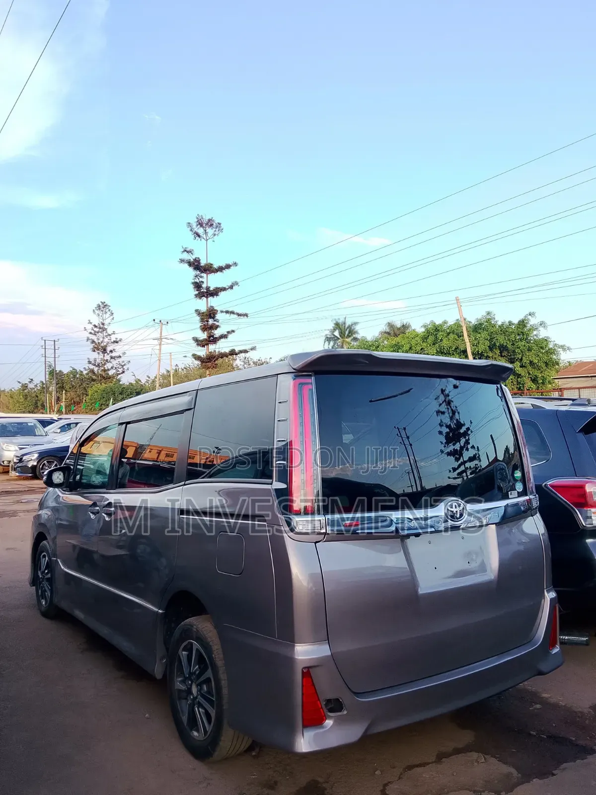 Toyota Noah 2.0 AWD (7 Seater) 2018 Silver