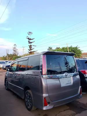Toyota Noah 2.0 AWD (7 Seater) 2018 Silver