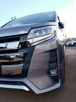 Toyota Noah 2.0 AWD (7 Seater) 2018 Silver