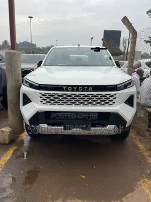 New Toyota Hilux 2026 White