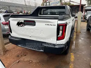 New Toyota Hilux 2026 White