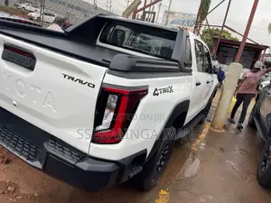 New Toyota Hilux 2026 White