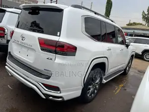 Toyota Land Cruiser 2024 White