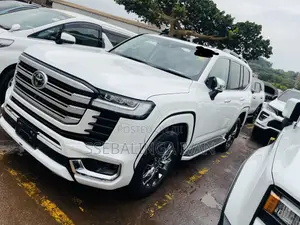Toyota Land Cruiser 2024 White