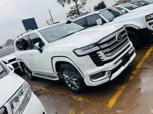 Toyota Land Cruiser 2024 White