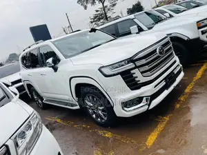 Toyota Land Cruiser 2024 White
