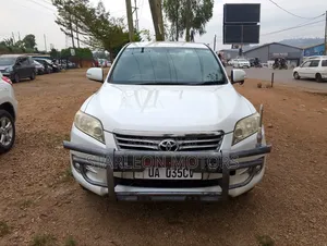 Toyota Vanguard 2013 White
