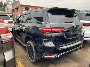 Toyota Fortuner 2021 Black