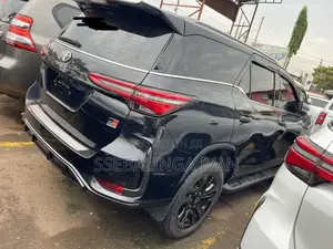 Toyota Fortuner 2021 Black